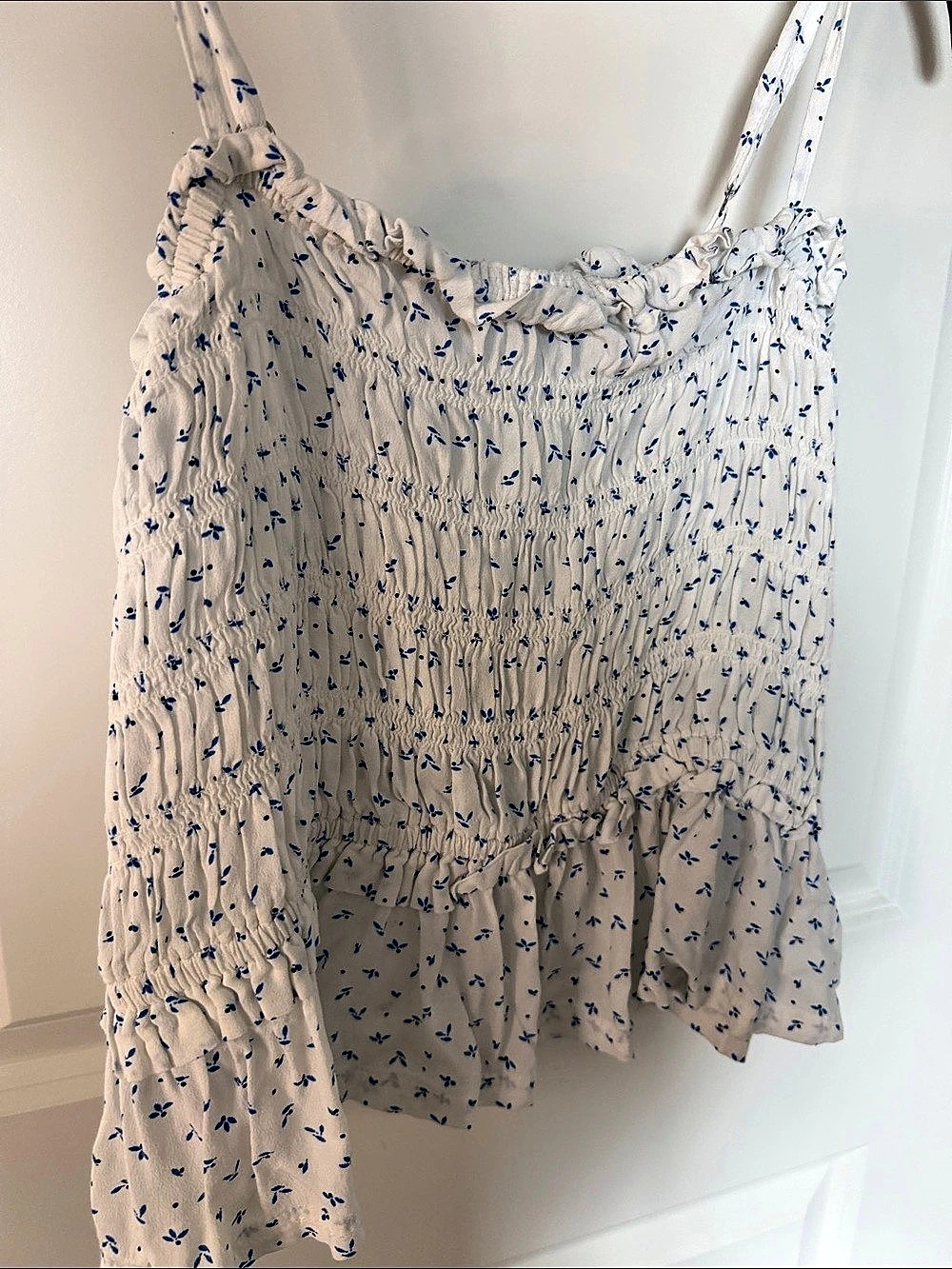 Free Assembly Smocked Top with Peplum Hem Floral Camisole White & Blue XL - Picture 9 of 10